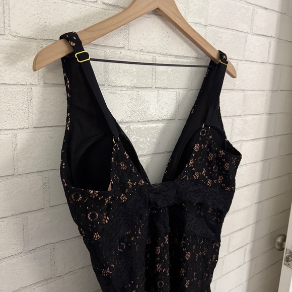 SWIMSUITS FOR ALL Black Lace Plunge One Piece Swimsuit - Picture 7 of 12